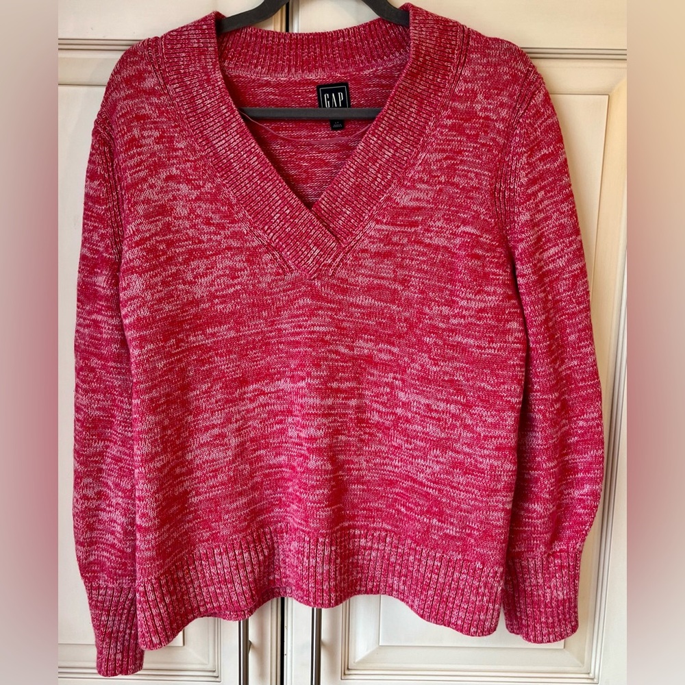 GAP Large pink heather v-neck sweater. 100% cotton
